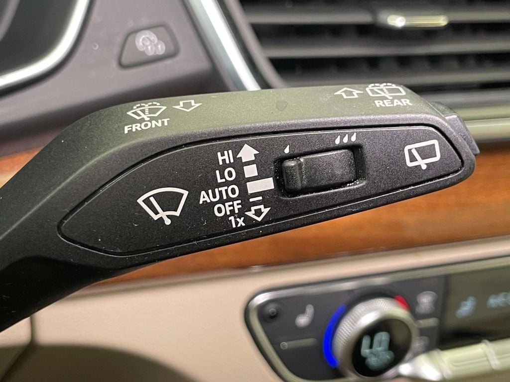 2023 Audi Q5 45 S line Premium quattro