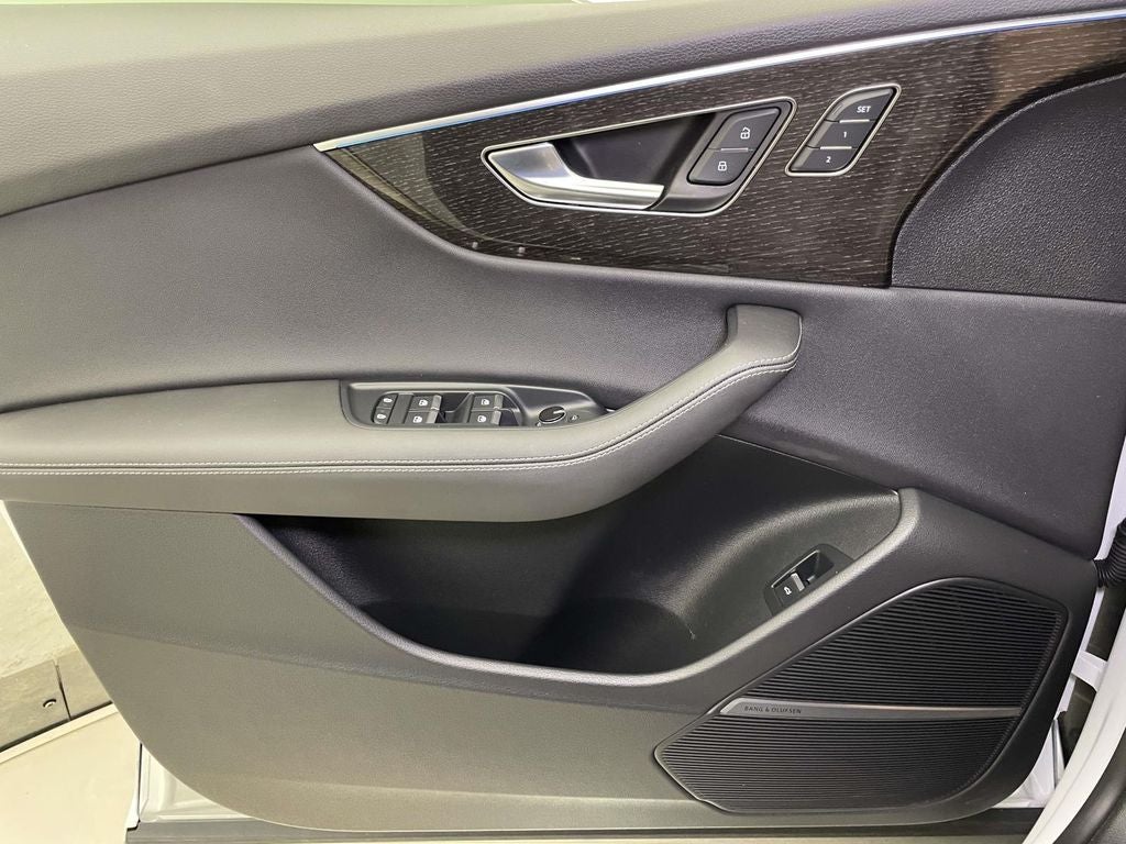 2025 Audi Q8 55 Prestige quattro