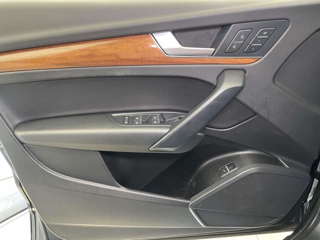 2023 Audi Q5 45 S line Premium quattro