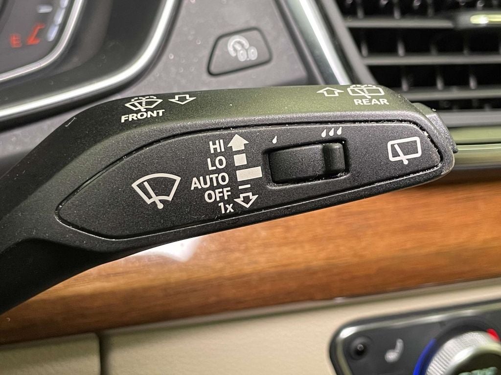 2023 Audi Q5 45 S line Premium quattro