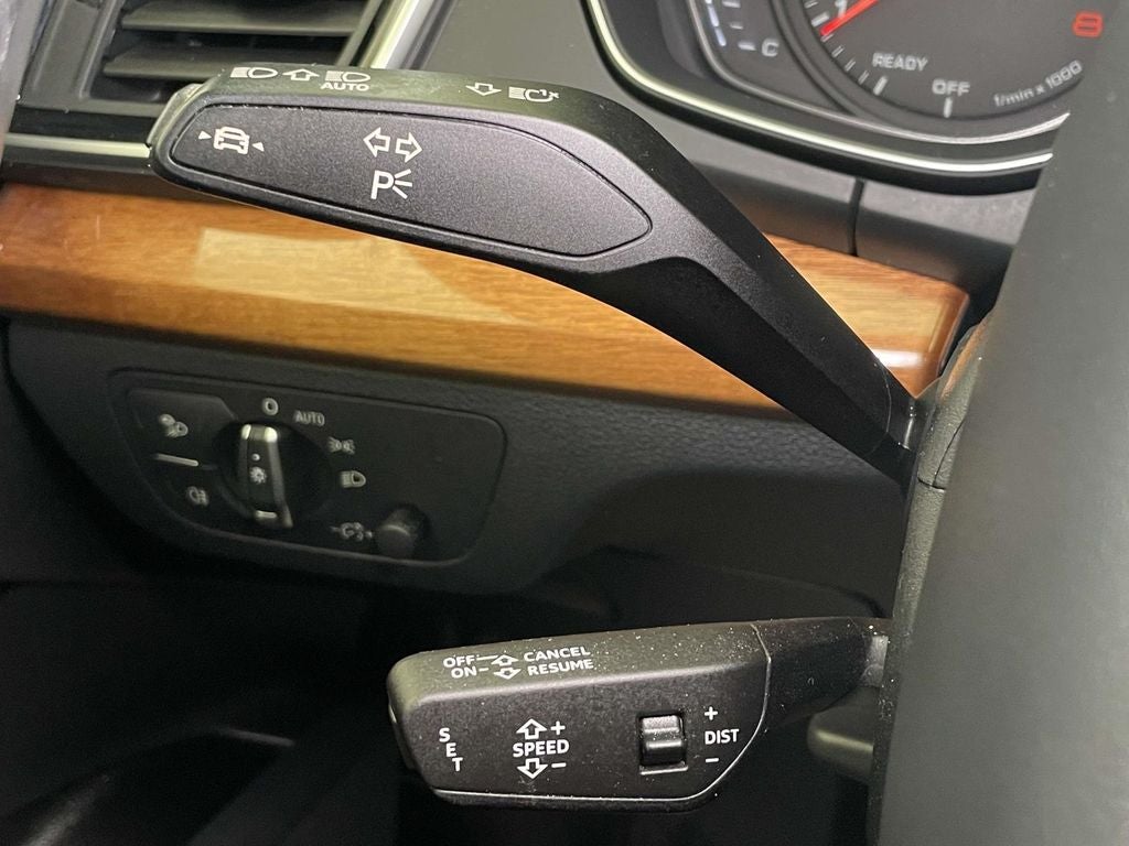 2023 Audi Q5 45 S line Premium quattro