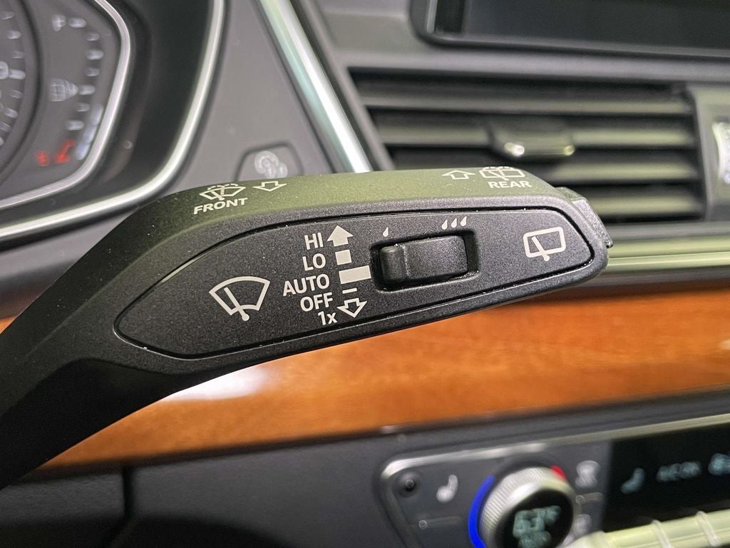 2023 Audi Q5 45 S line Premium quattro