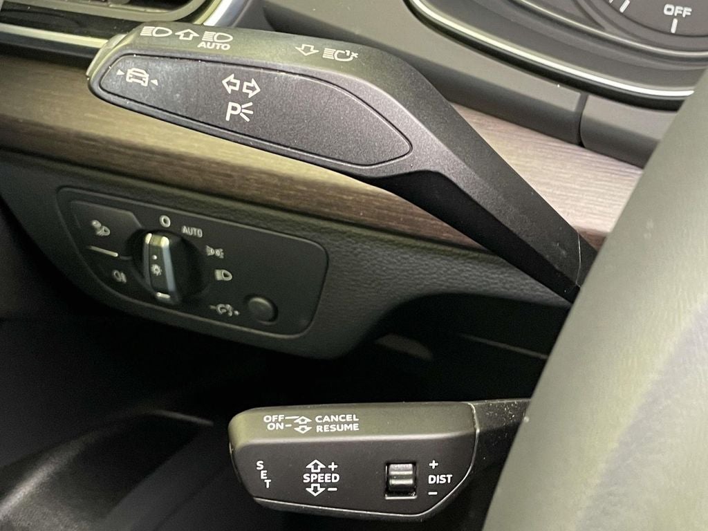2023 Audi Q5 45 S line Premium quattro