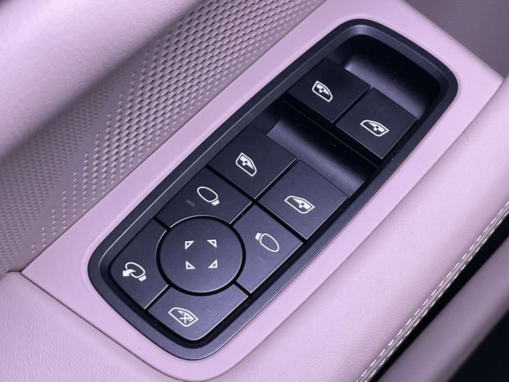 2025 Porsche Taycan 4