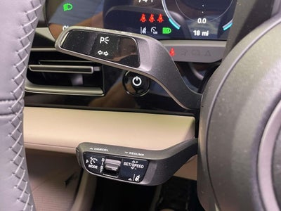 2025 Porsche Taycan 4