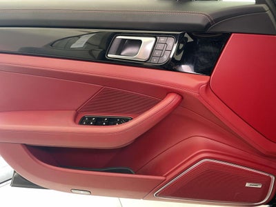 2023 Porsche Panamera 4