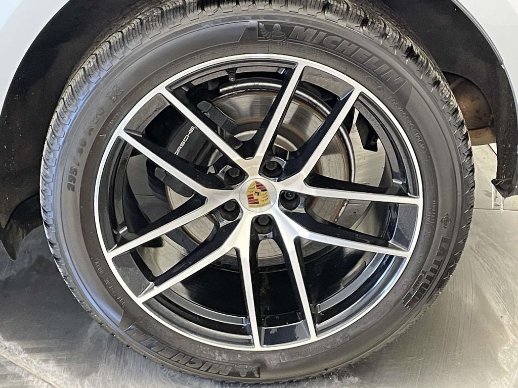 2022 Porsche Macan Base