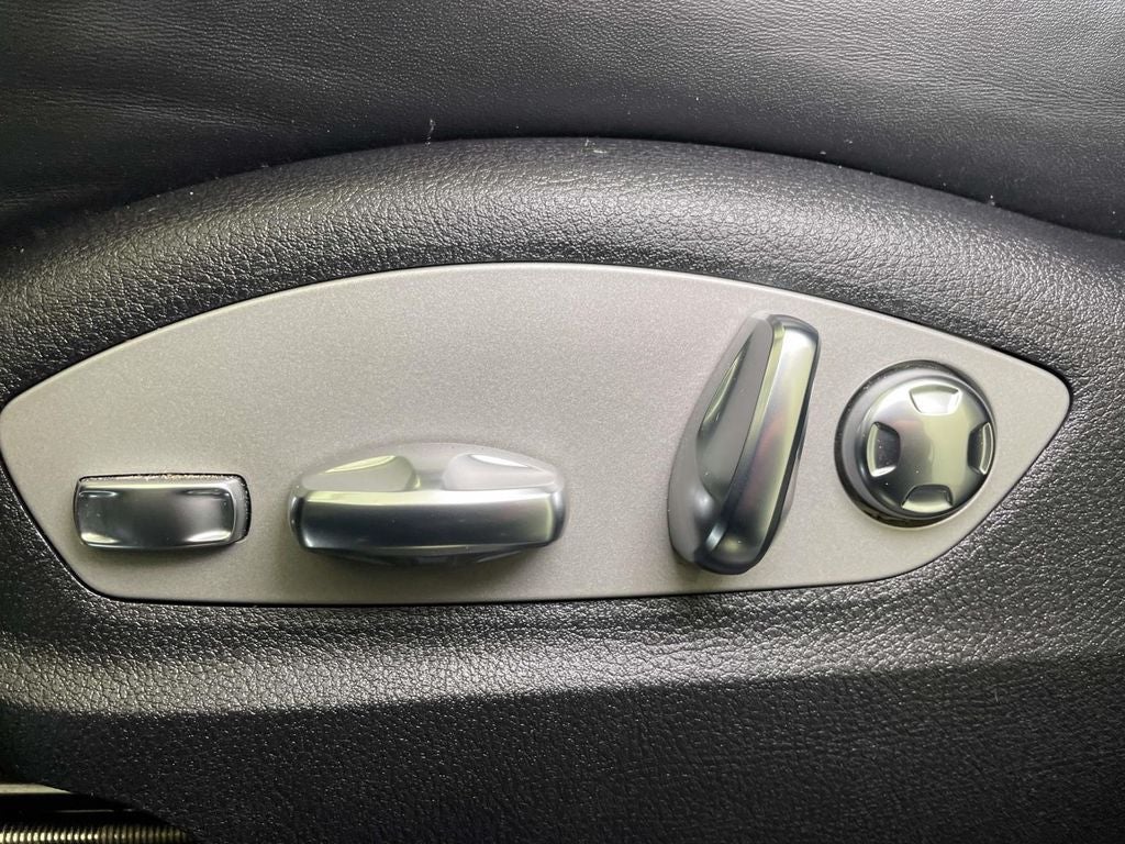 2022 Porsche Macan Base