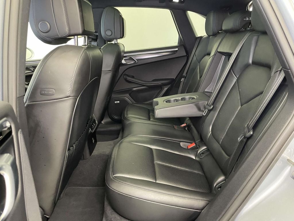 2022 Porsche Macan Base