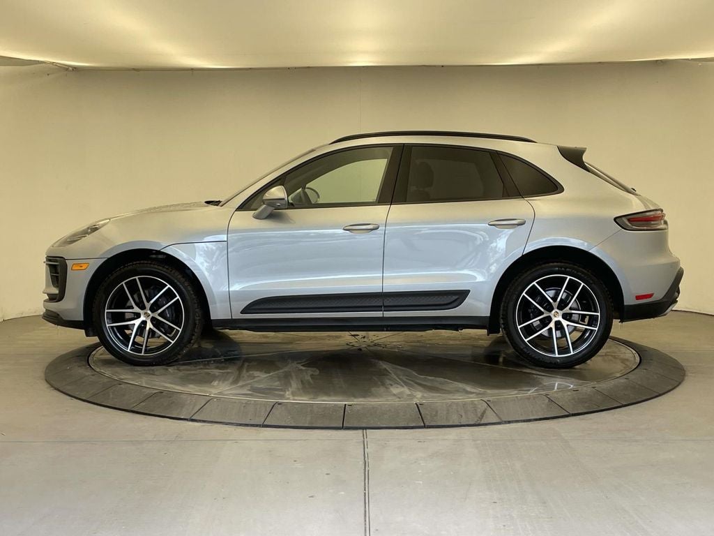 2022 Porsche Macan Base