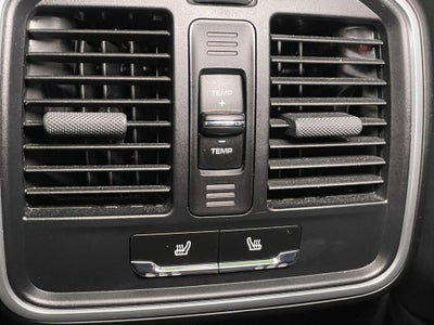 2022 Porsche Macan Base