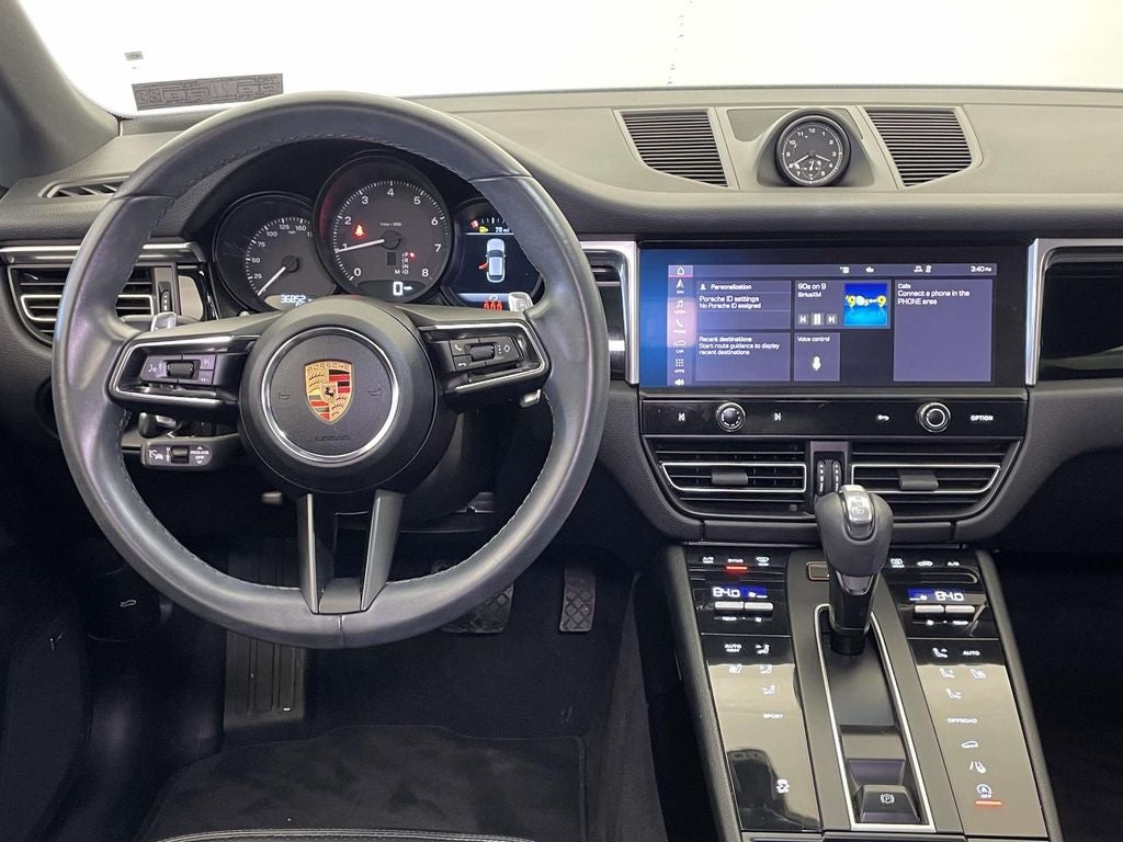 2022 Porsche Macan Base