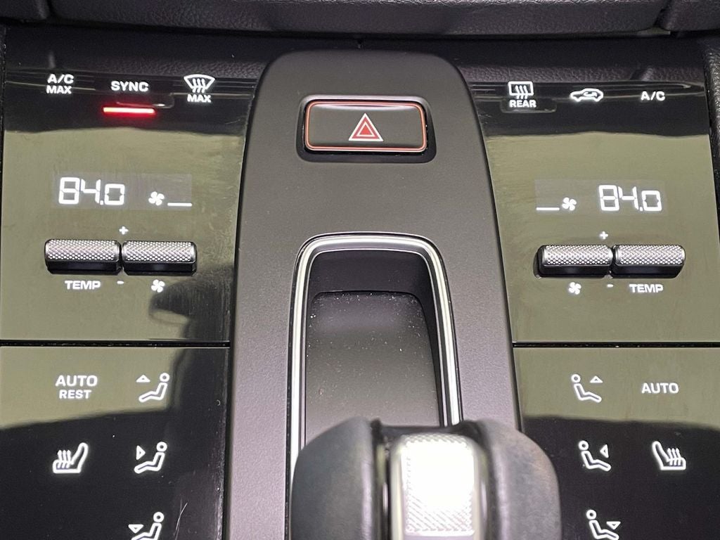 2022 Porsche Macan Base