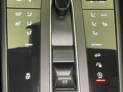 2022 Porsche Macan Base