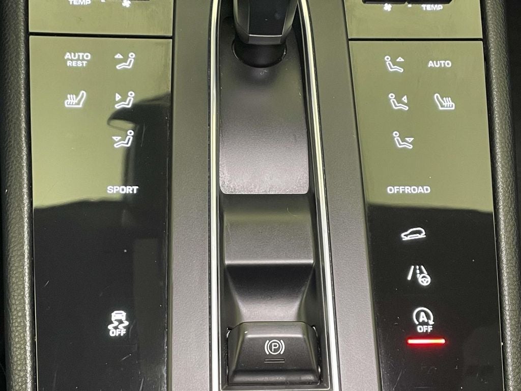 2022 Porsche Macan Base