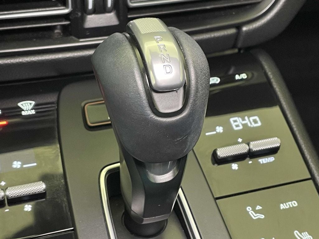 2022 Porsche Macan Base