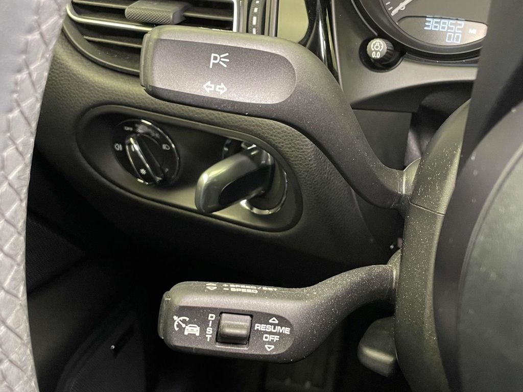 2022 Porsche Macan Base