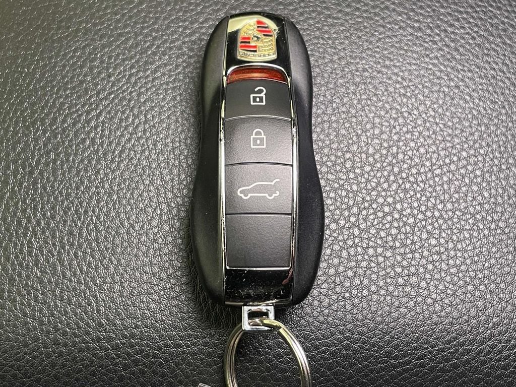 2022 Porsche Macan Base