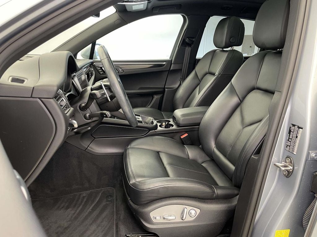 2022 Porsche Macan Base