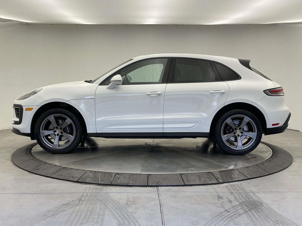 2025 Porsche Macan Base