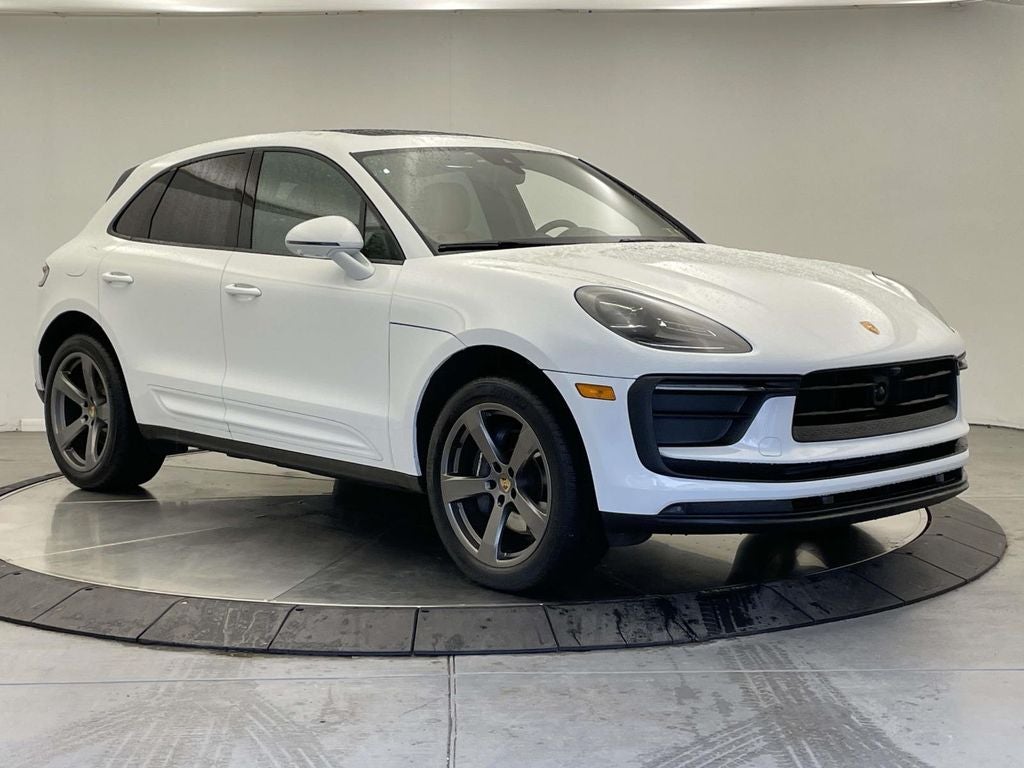 2025 Porsche Macan Base