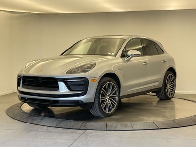 2025 Porsche Macan Base
