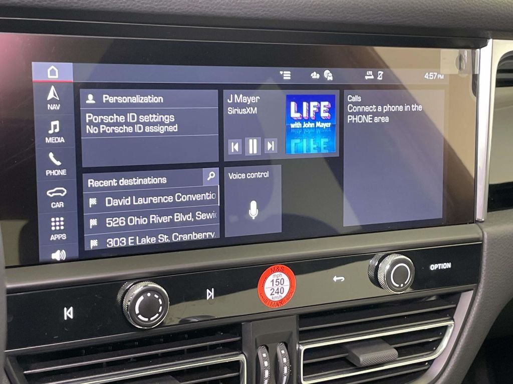 2025 Porsche Macan Base