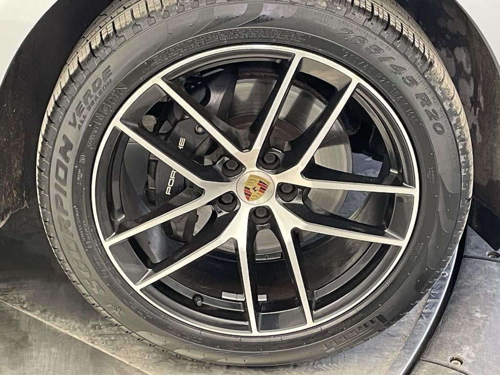 2022 Porsche Macan Base