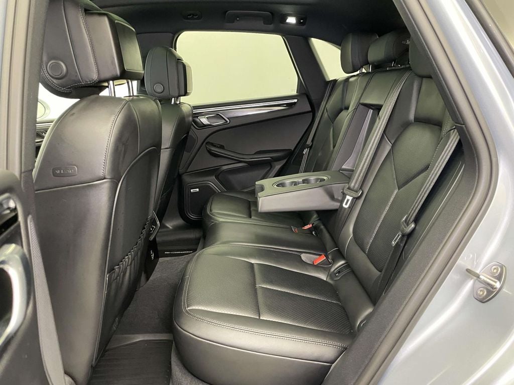 2022 Porsche Macan Base