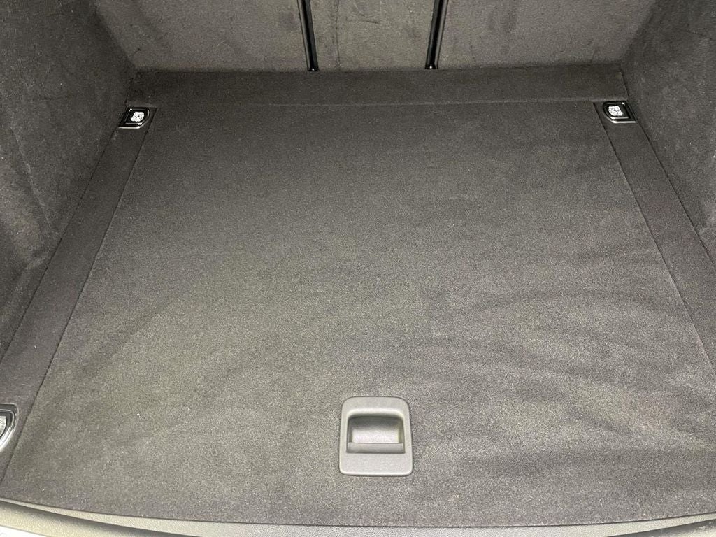 2022 Porsche Macan Base