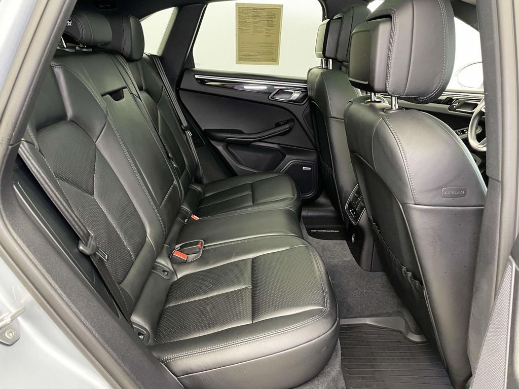 2022 Porsche Macan Base