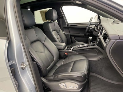 2022 Porsche Macan Base