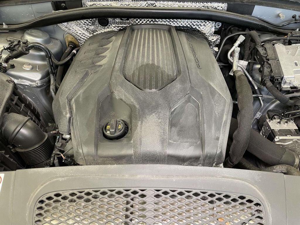 2022 Porsche Macan Base