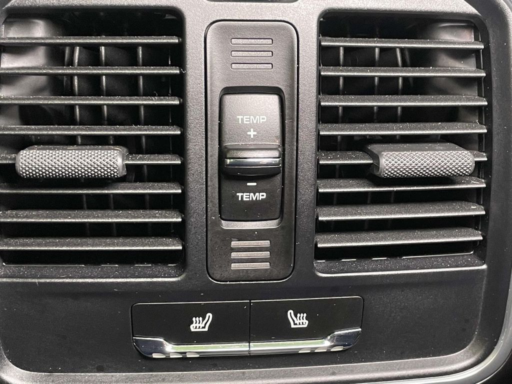 2022 Porsche Macan Base