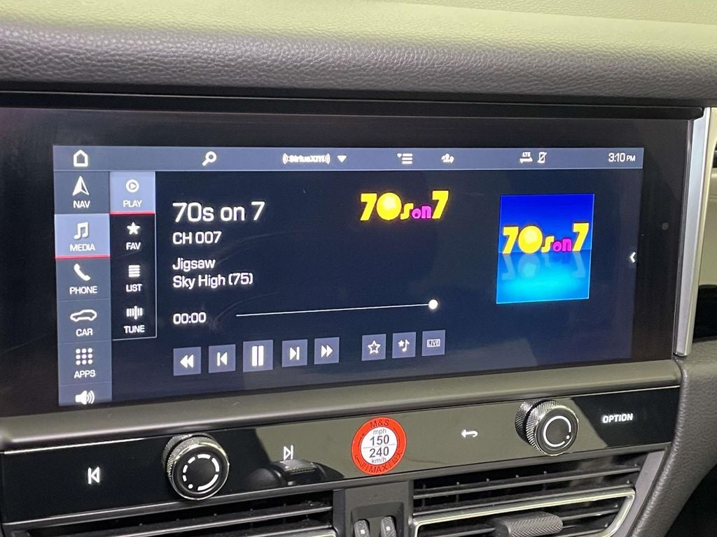 2022 Porsche Macan Base