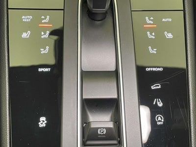 2022 Porsche Macan Base