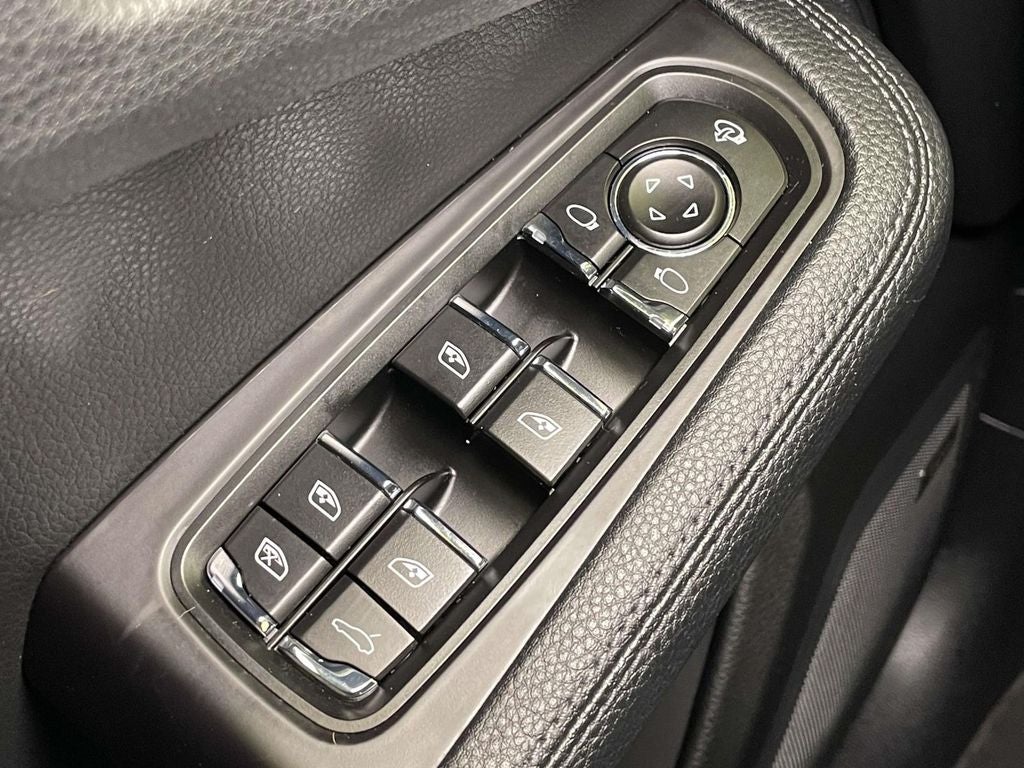 2022 Porsche Macan Base