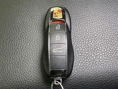 2022 Porsche Macan Base