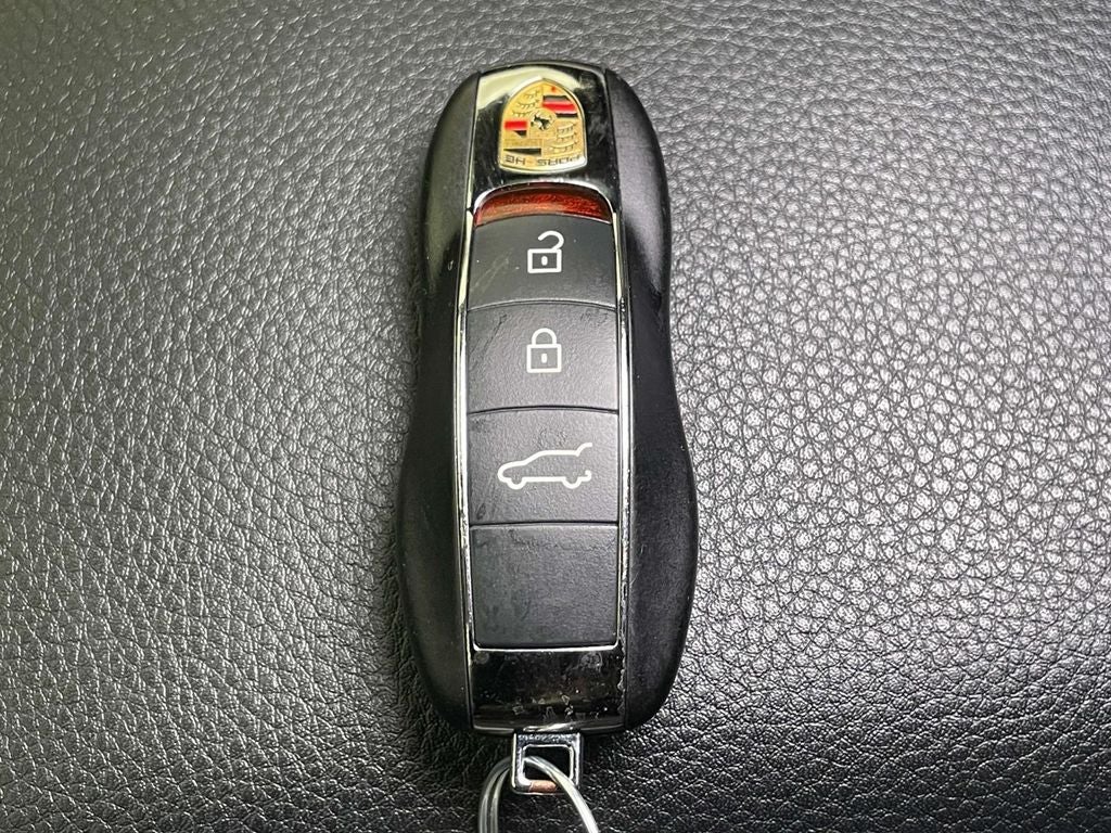 2022 Porsche Macan Base