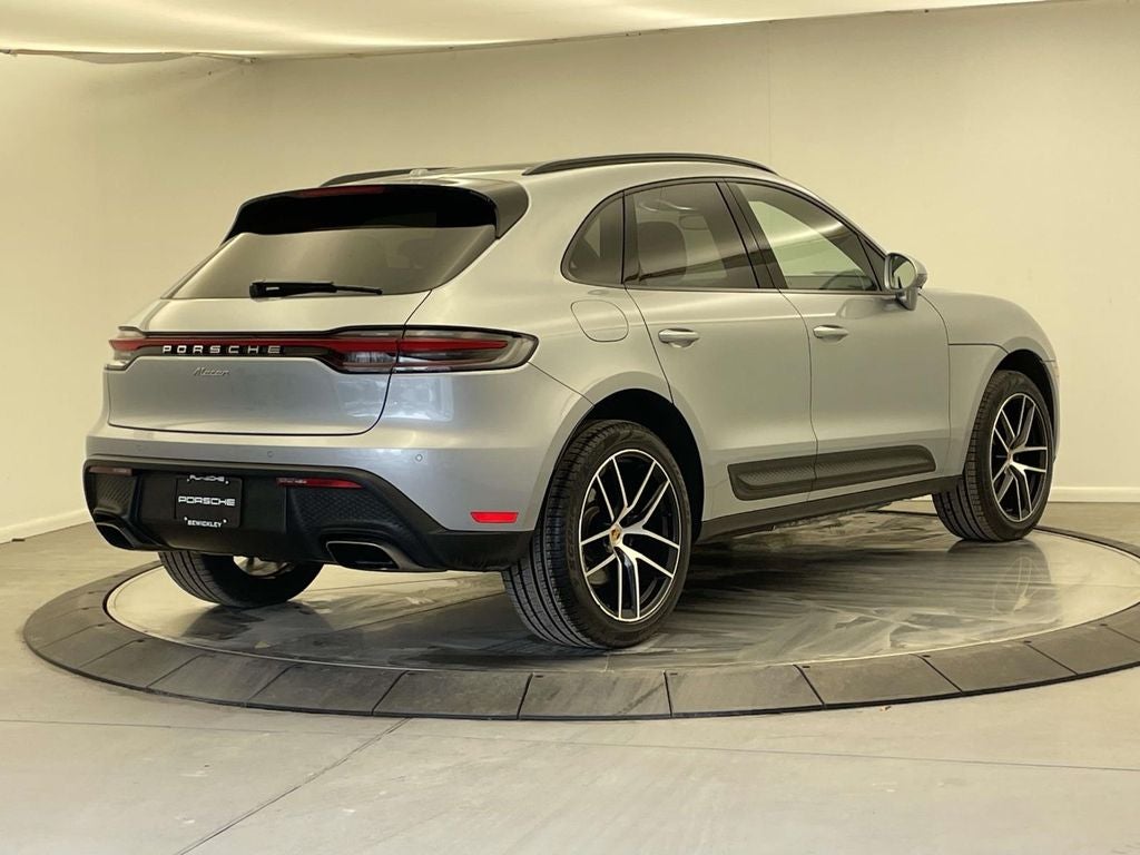 2022 Porsche Macan Base