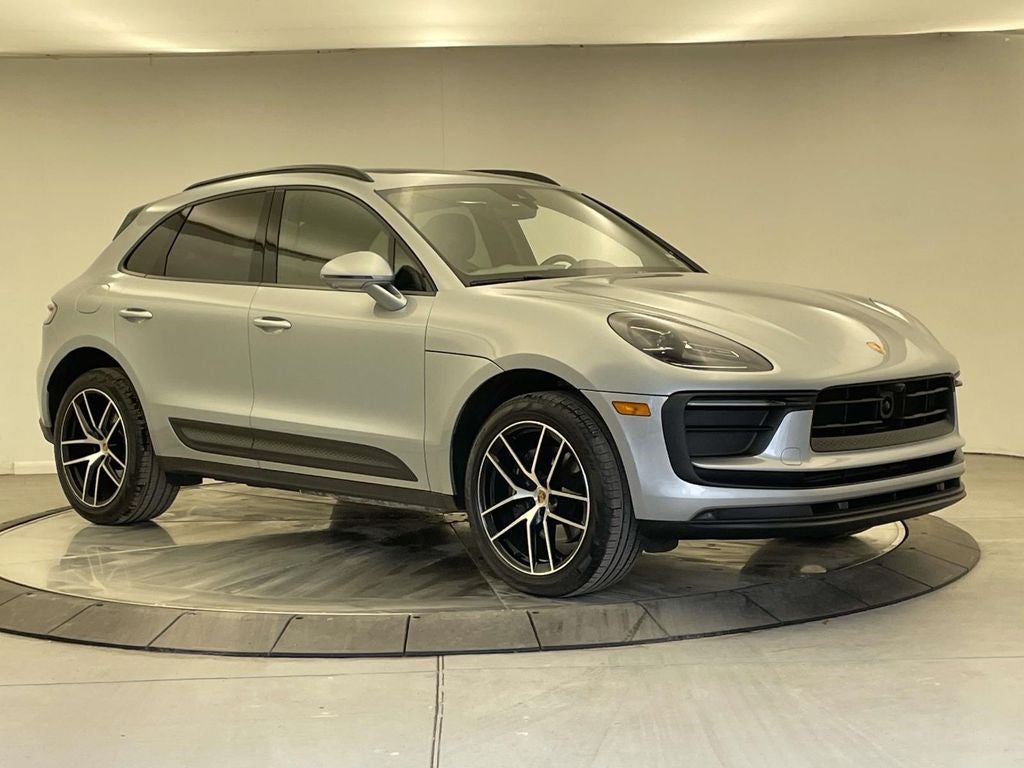 2022 Porsche Macan Base