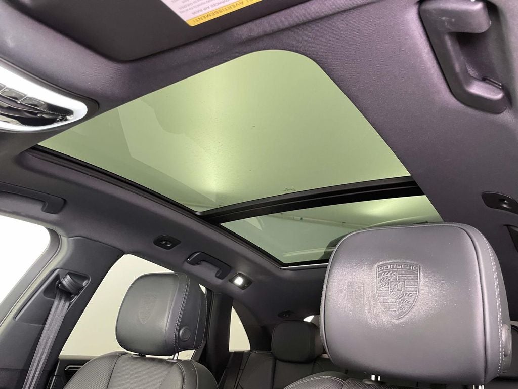 2023 Porsche Macan Base
