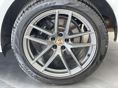 2025 Porsche Macan T