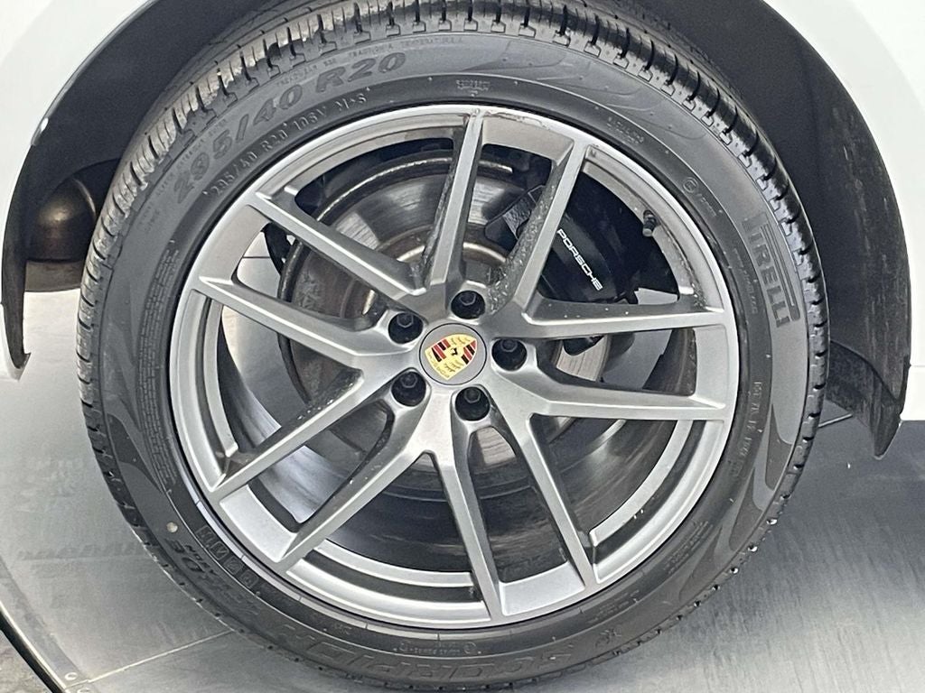 2025 Porsche Macan T