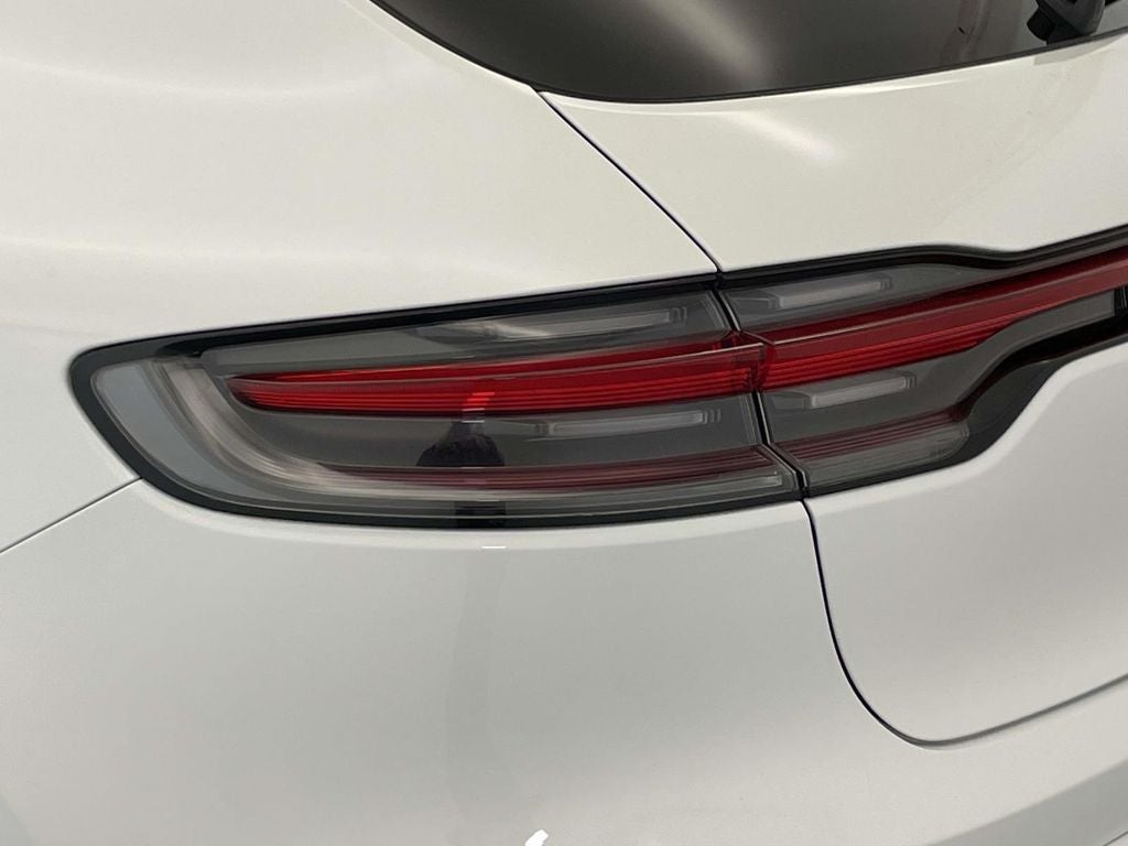 2025 Porsche Macan T