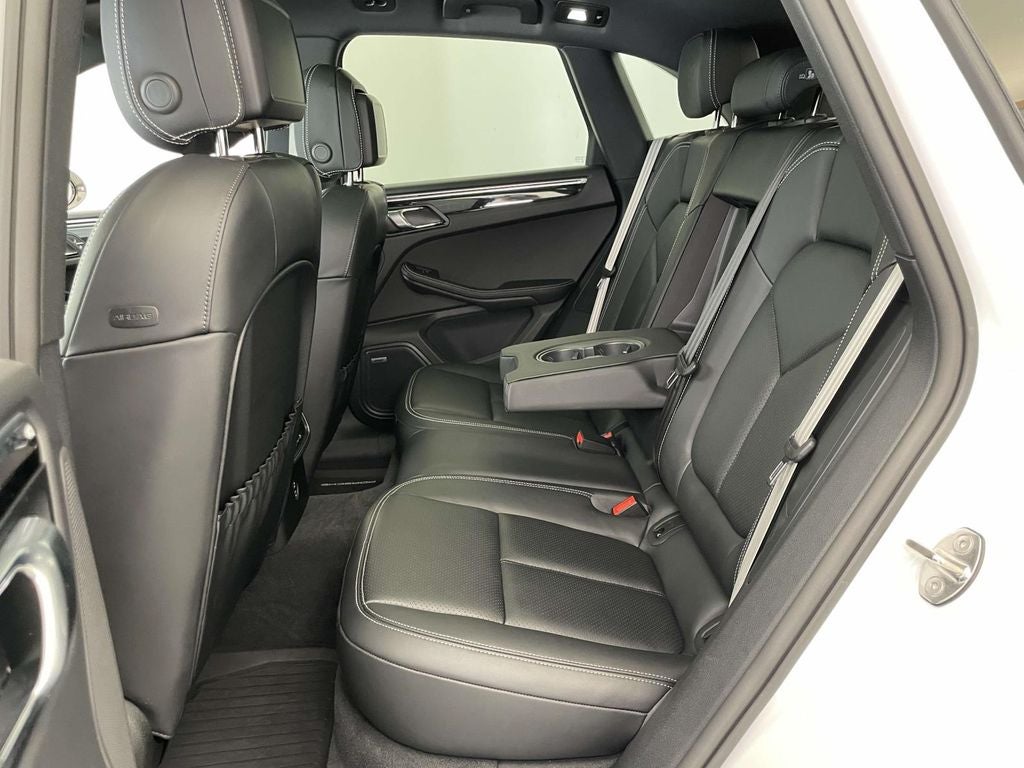 2025 Porsche Macan T