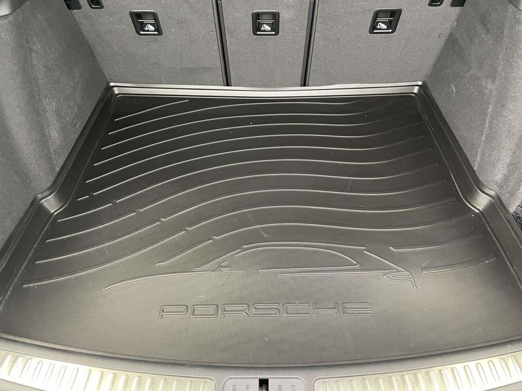 2025 Porsche Macan T