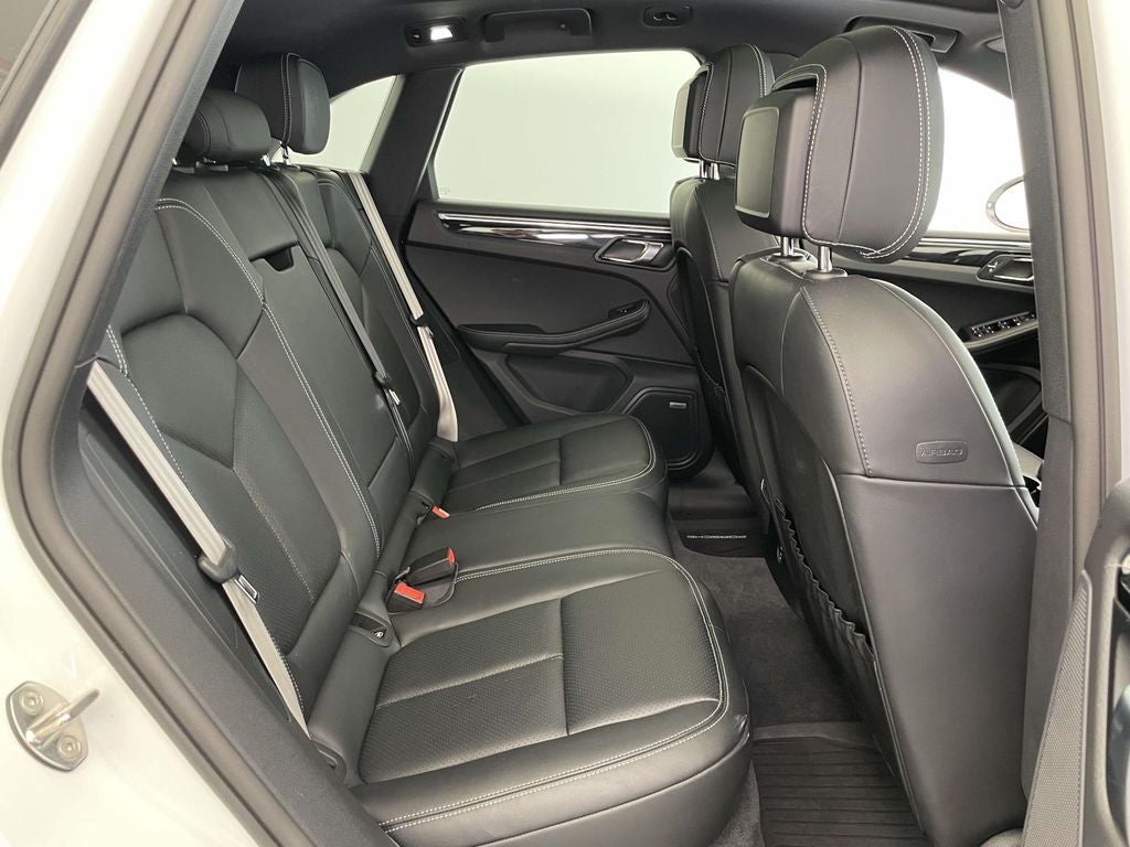2025 Porsche Macan T