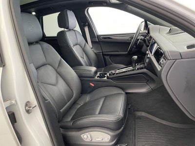 2025 Porsche Macan T