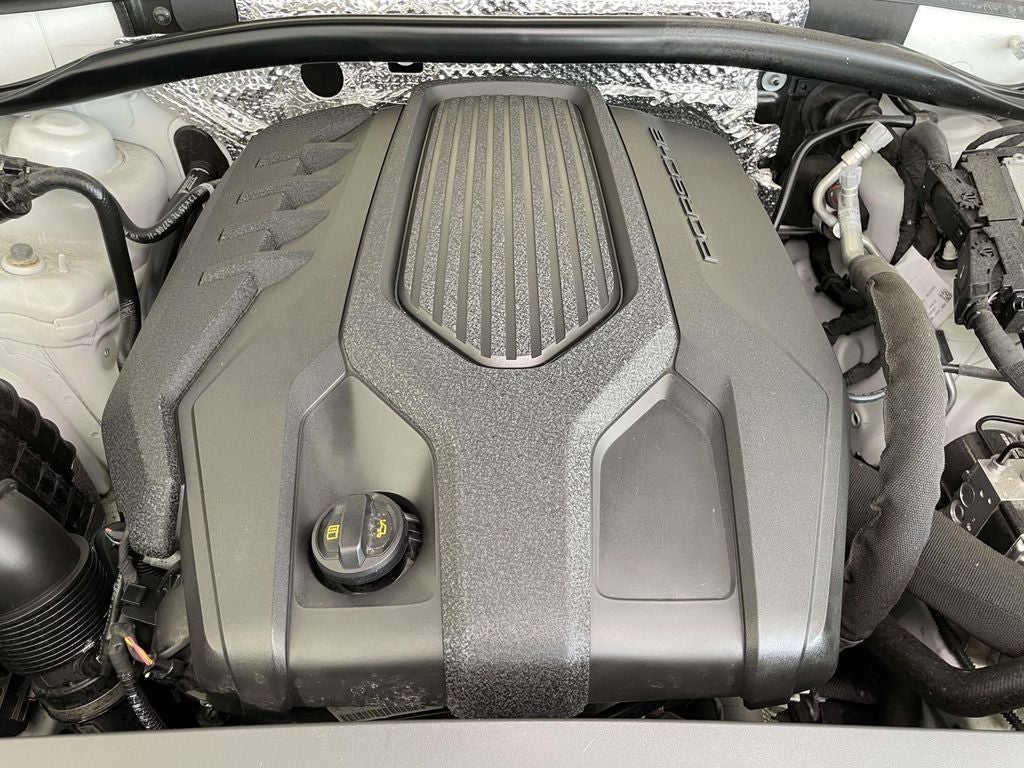 2025 Porsche Macan T